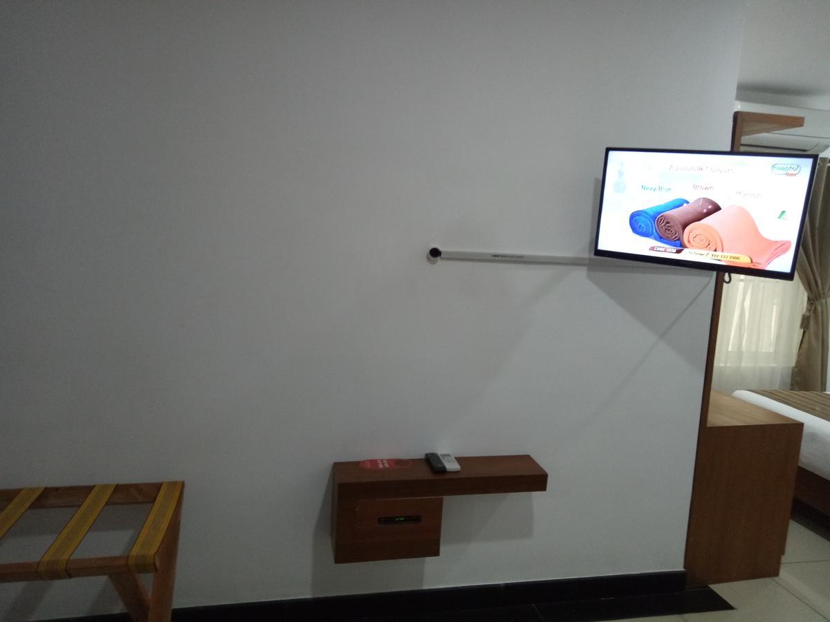 Pgs Inn Kochi Extérieur photo